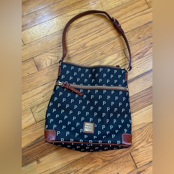 Pittsburgh Pirates Dooney and bourke purse - Picture 3 of 3